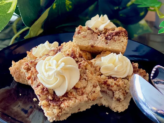 CINNAMON COFFEE CAKE