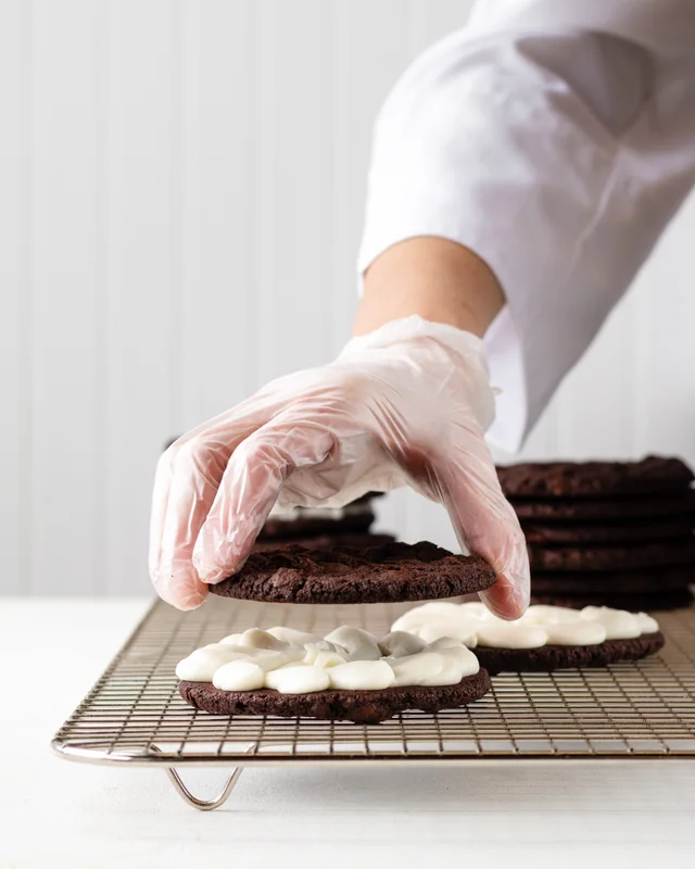 GF Cookies 'n' Cream Sammie