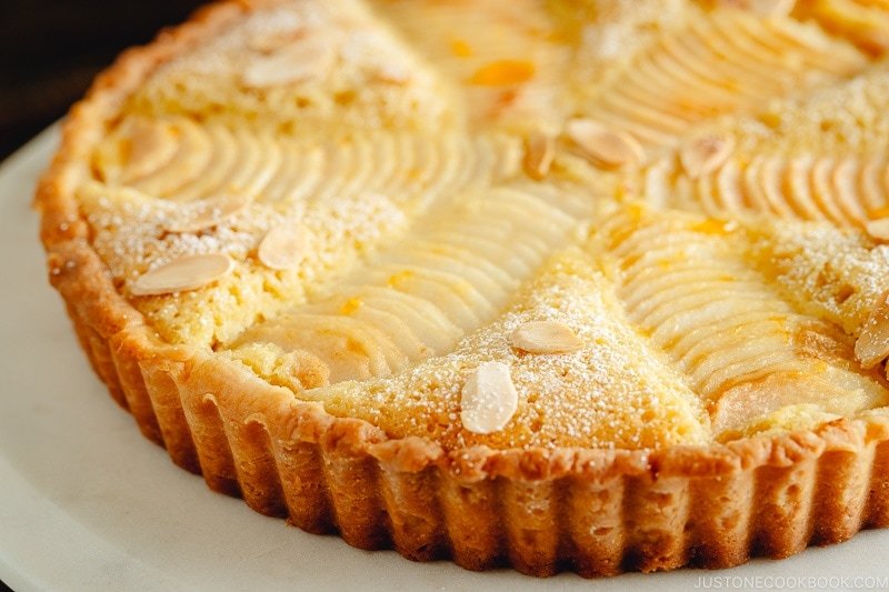 PEAR ALMOND TART