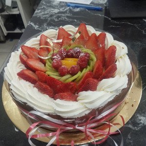 Cheese Cake with fruit topping