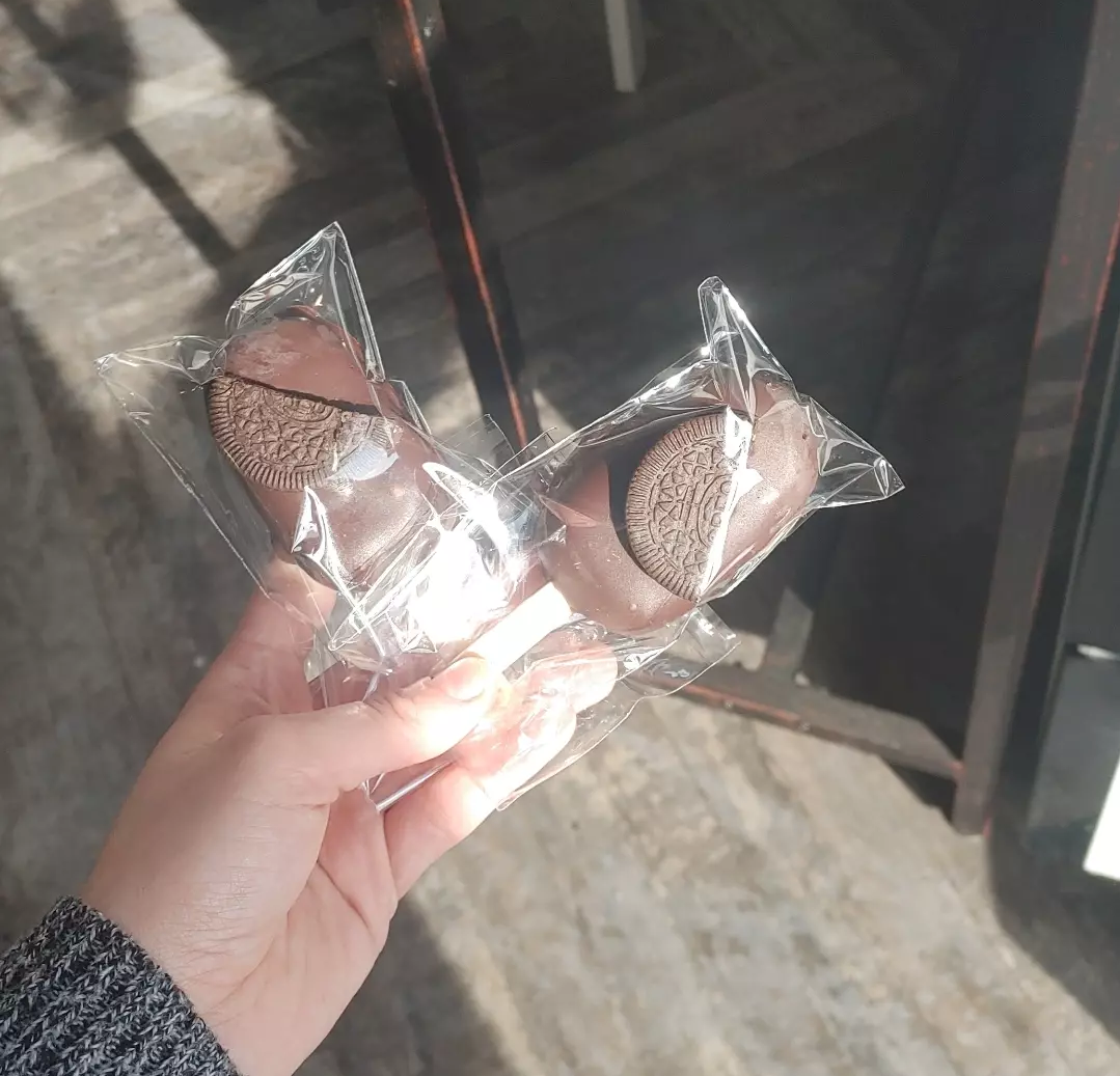 Oreo Cakesicle (8 Cakes)