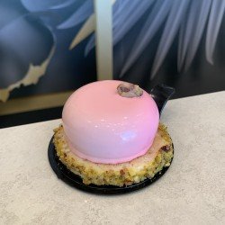 РISTACHIO-LIME-RASPBERRY MOUSSE DESSERT