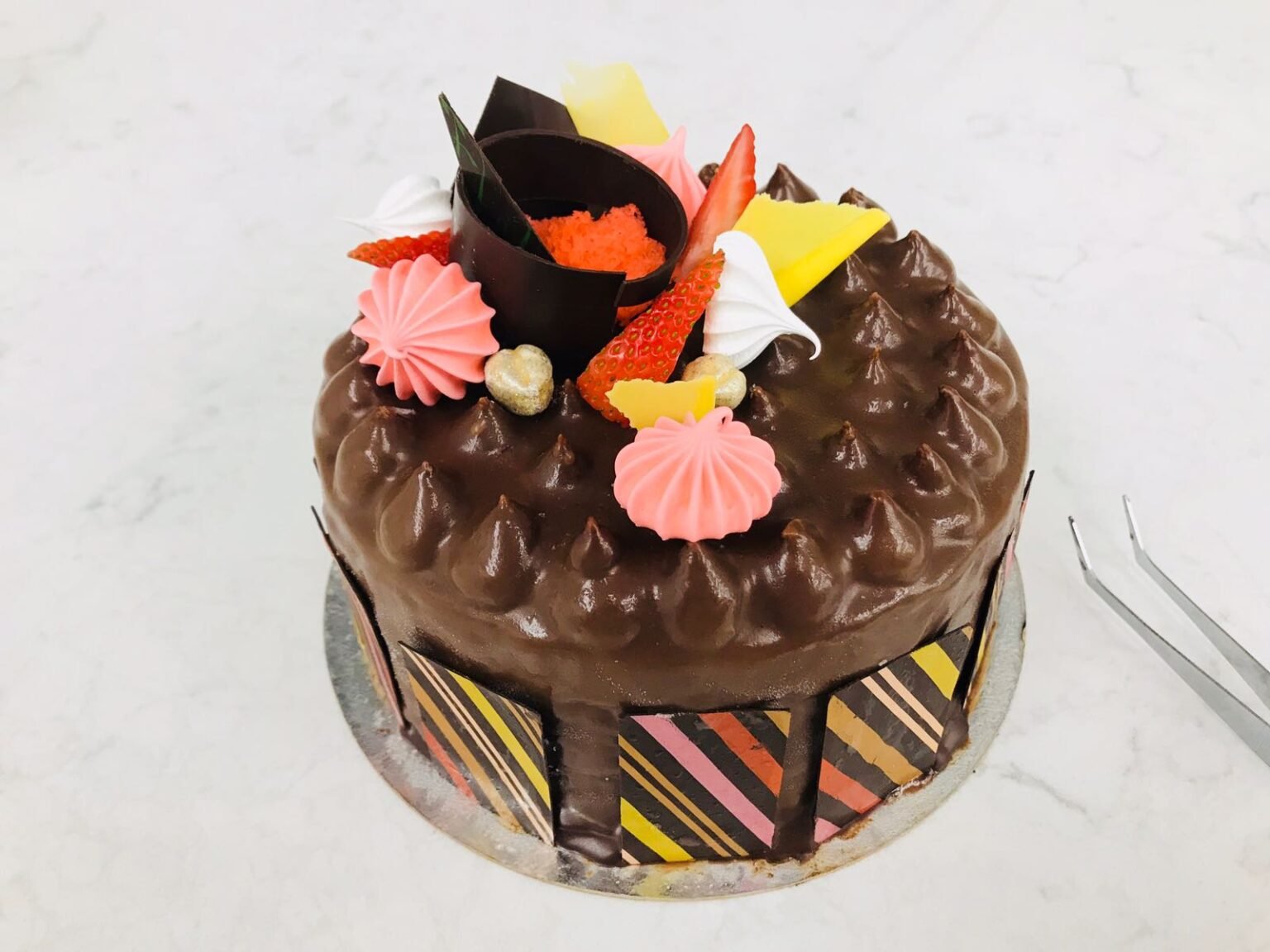 CHOCOLATE CAKE