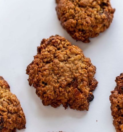 Chewy oatmeal raises cookies