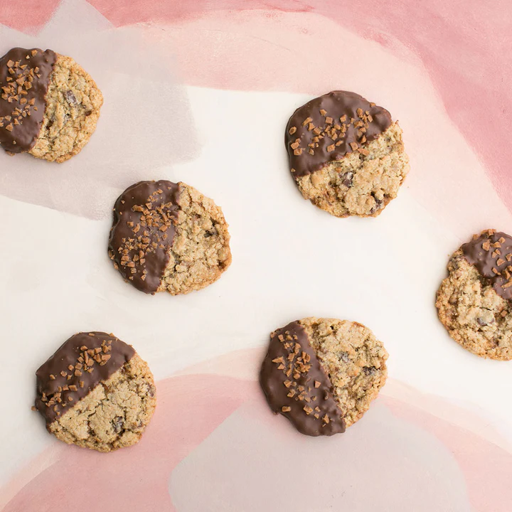 TOFFEE ALMOND OATMEAL COOKIE