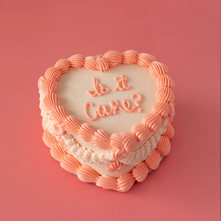 VINTAGE HEART CAKE