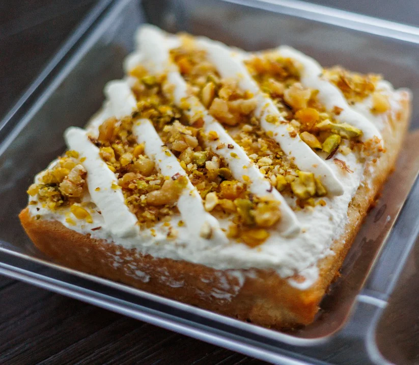  Plain Tres Leches cake 1 piece قطعة ترى ليتشي