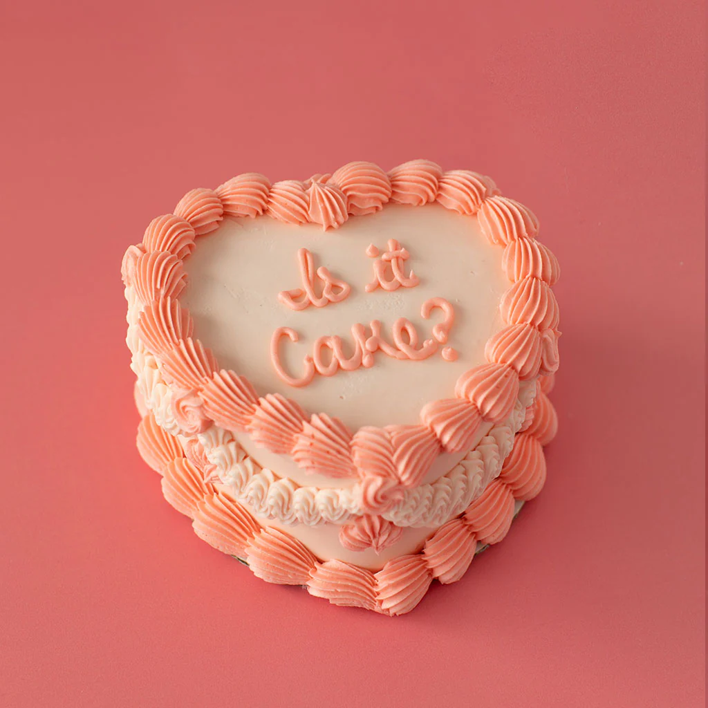 VINTAGE HEART CAKE