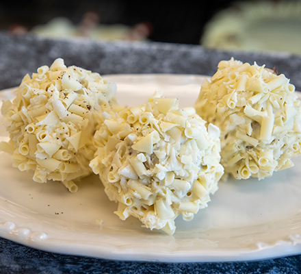 White Fudgeeo Balls