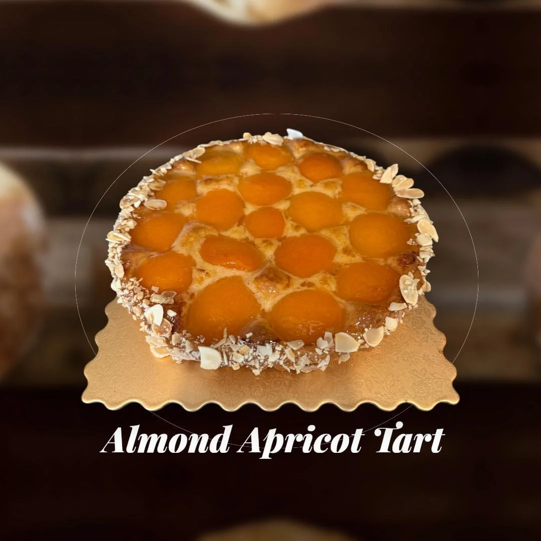 Almond Apricot Tart 8"