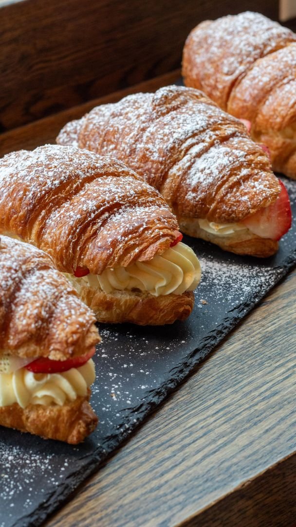 Dessert Croissant
