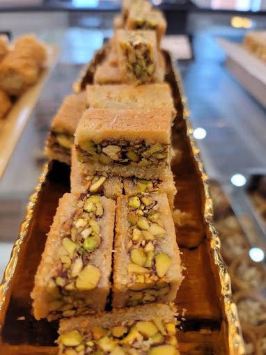 Balouria Red / White Pistachio