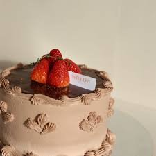 6 inch  choco strawberry cake