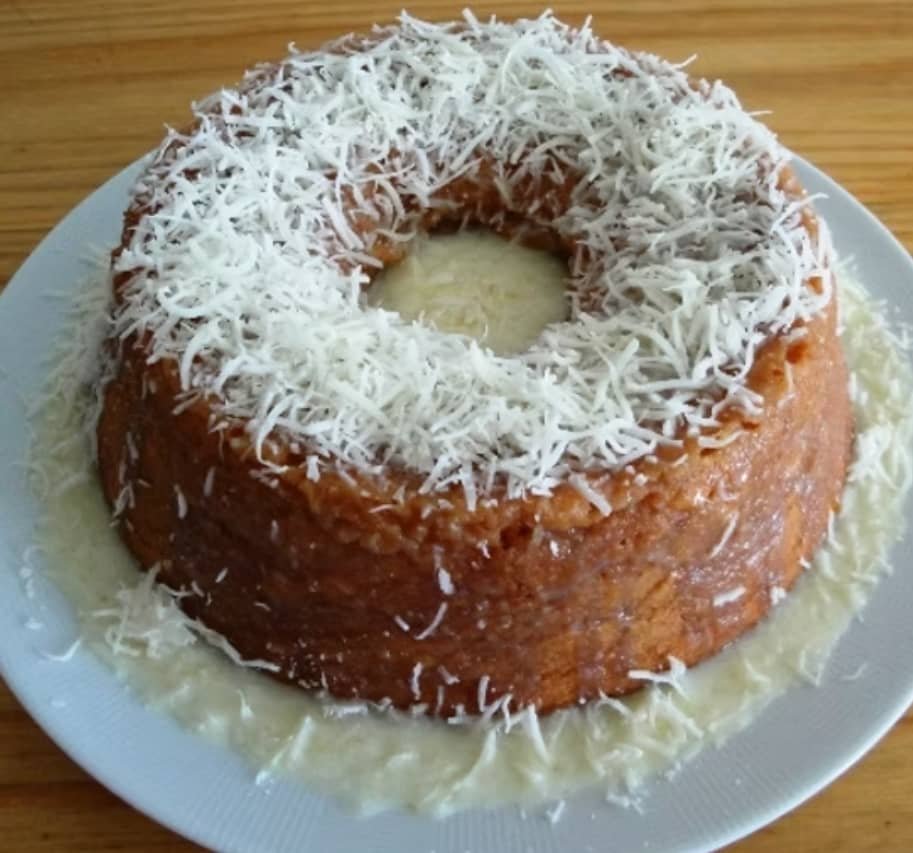 coconut cake (Bolo de Coco)