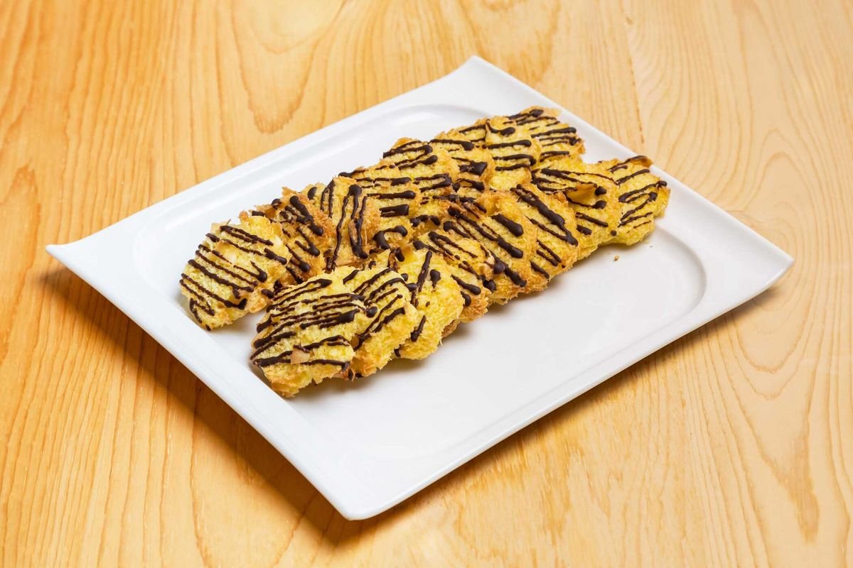 Coconut Macaroon (1 Pc)
