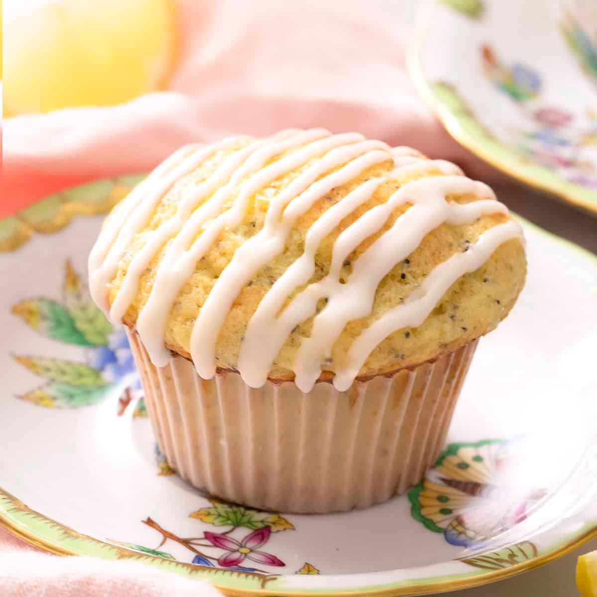 LEMON POPPYSEED MUFFIN