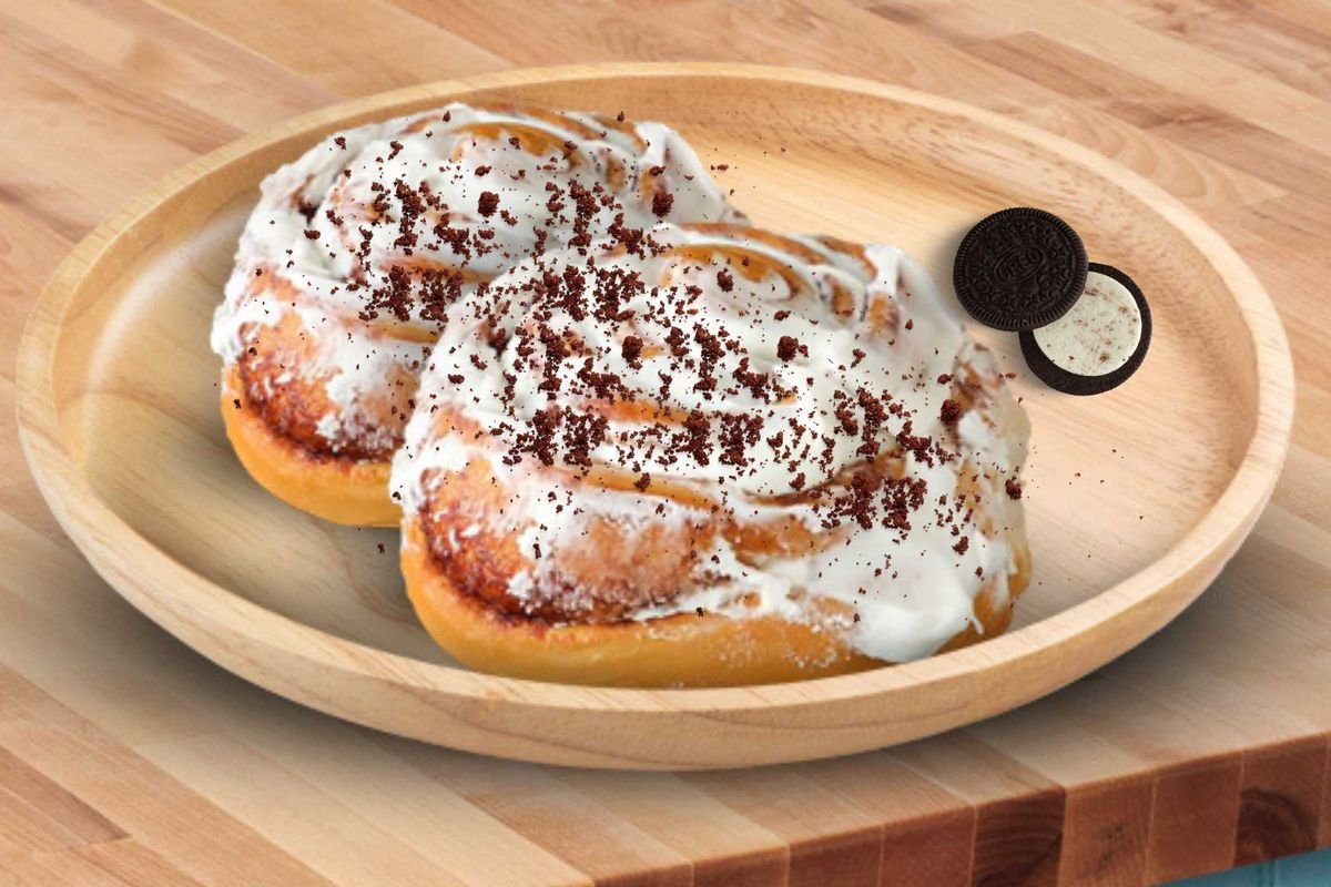 2 Oreo Cinnamon Rolls