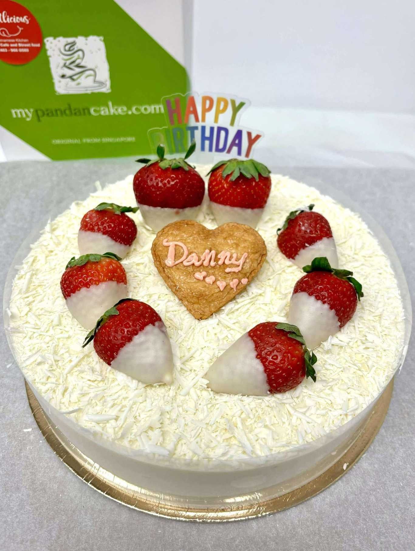 K17. Durian White Chocolate Mousse Pandan Cake
