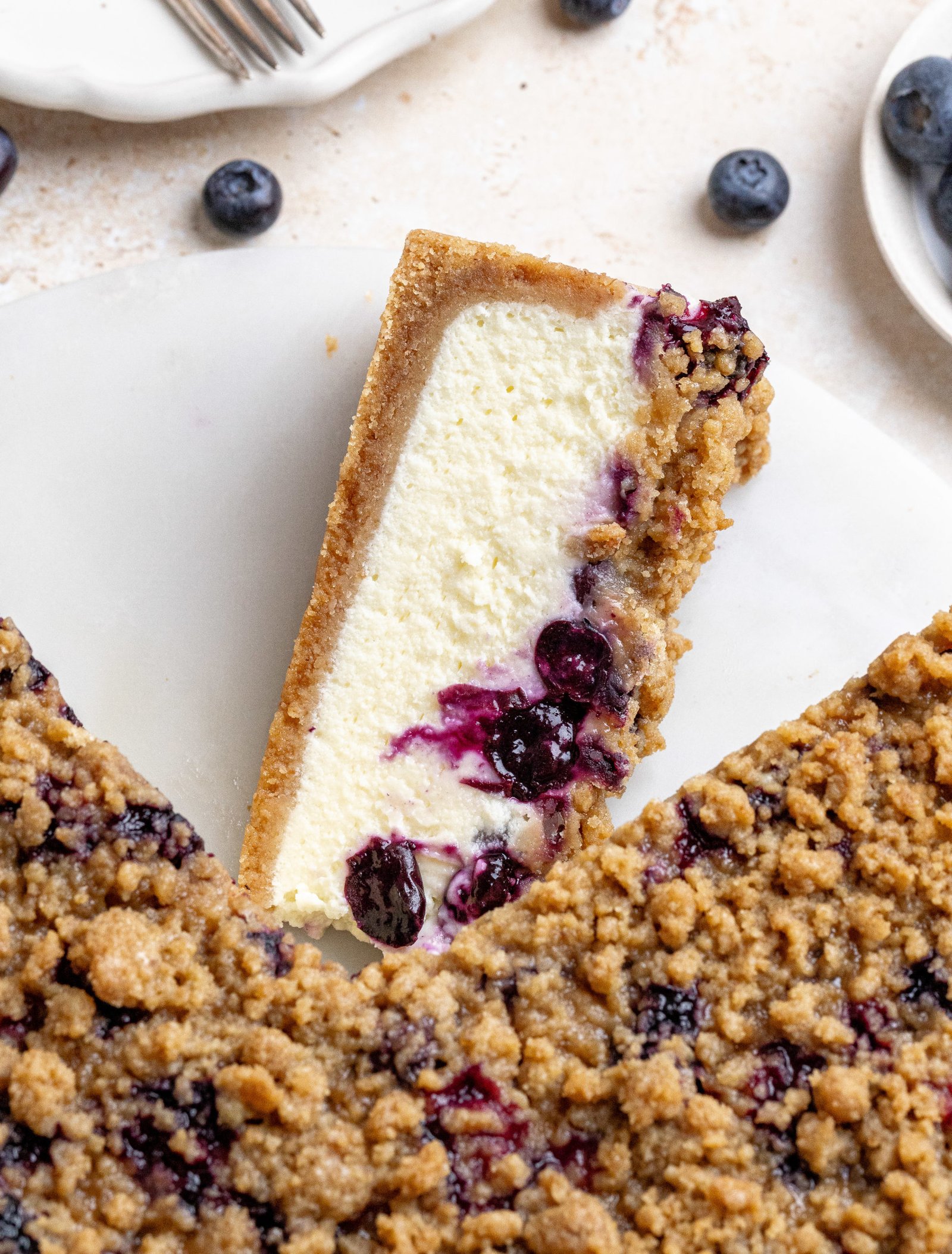 Blueberry Strawberry Crumble Cheesecake
