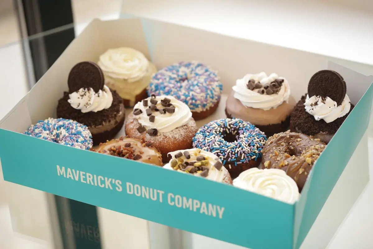 Signature Donuts Twelve Pack (Assorted)