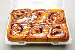 Cinnamon Buns with Icing (6 pcs)