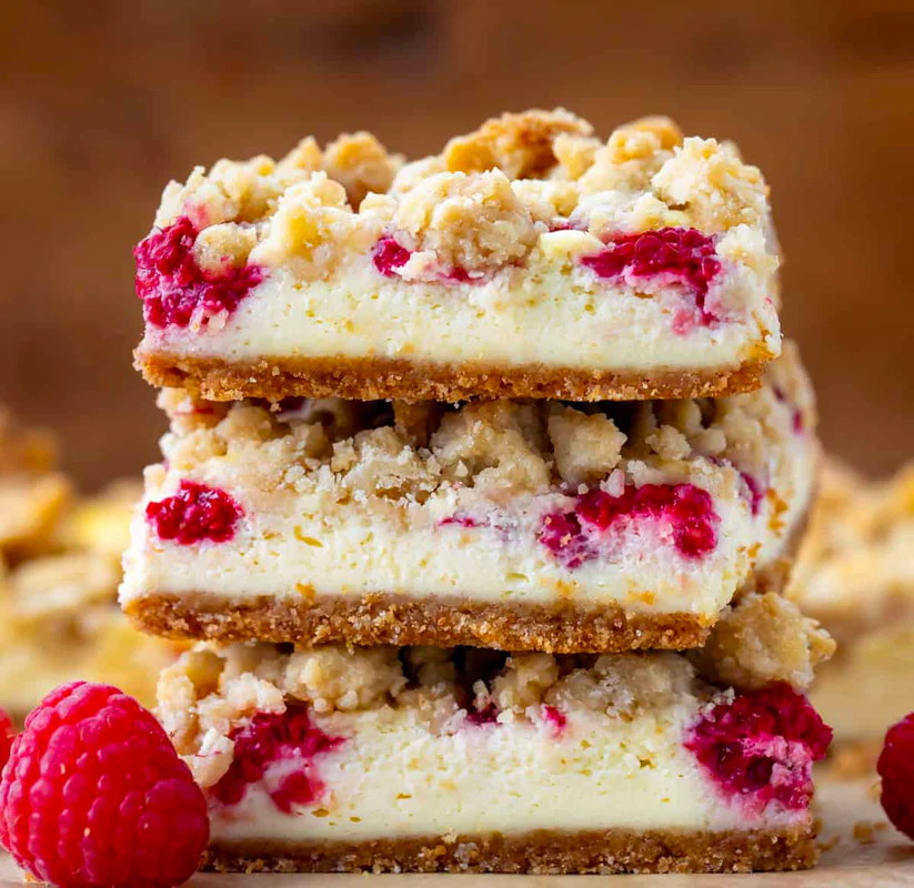 Raspberry Crumble Cheesecake 9"