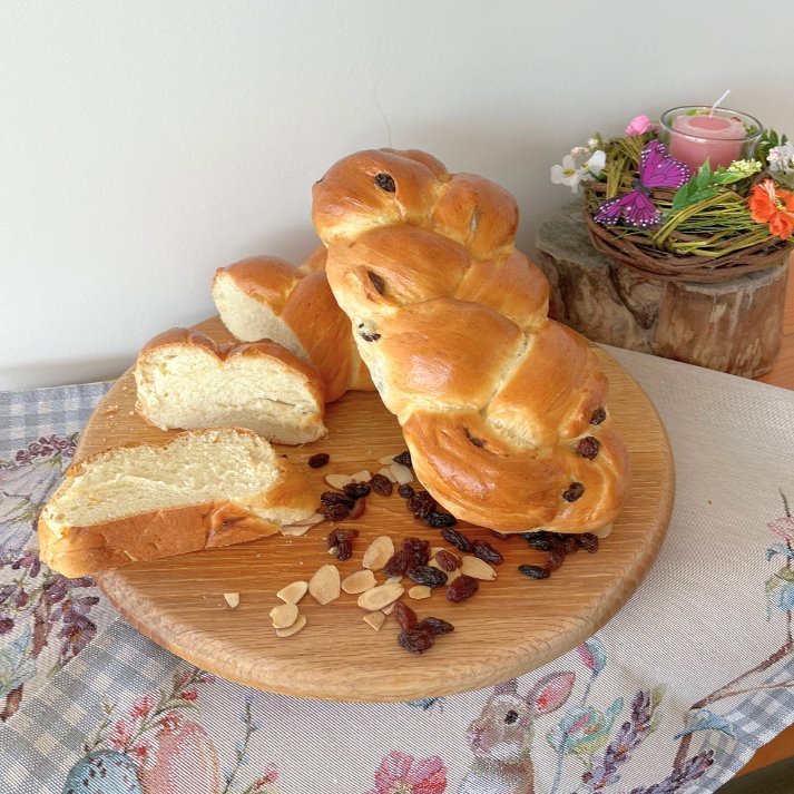 Edelweiss Braided Bread With Almonds and Raisins