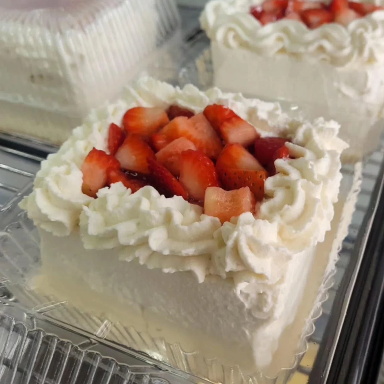 Mini Three Milk Cake Strawberry