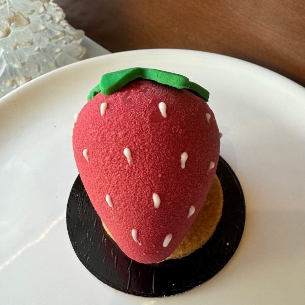 Strawbery fruit cake