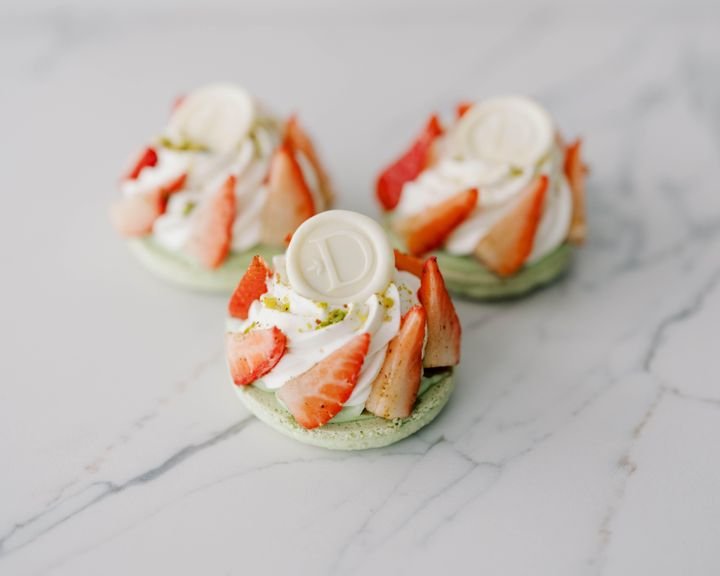 Printemps Macaron Gateau (Open Faced Small)