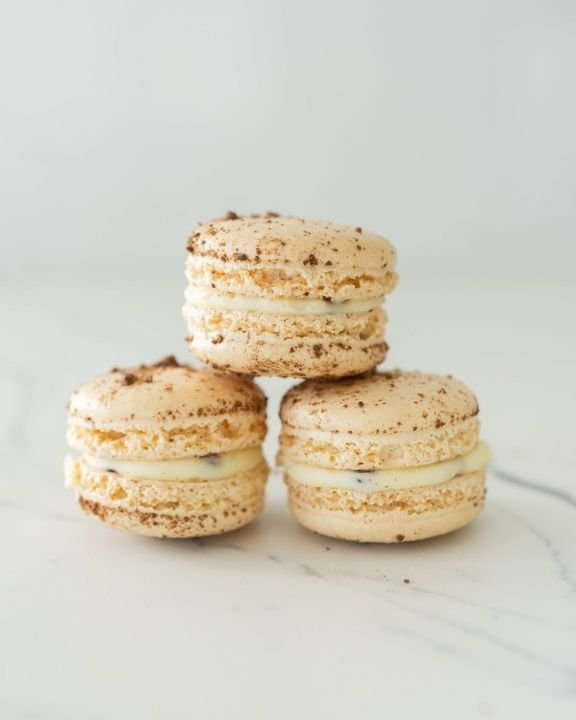 Cookies & Cream Macaron