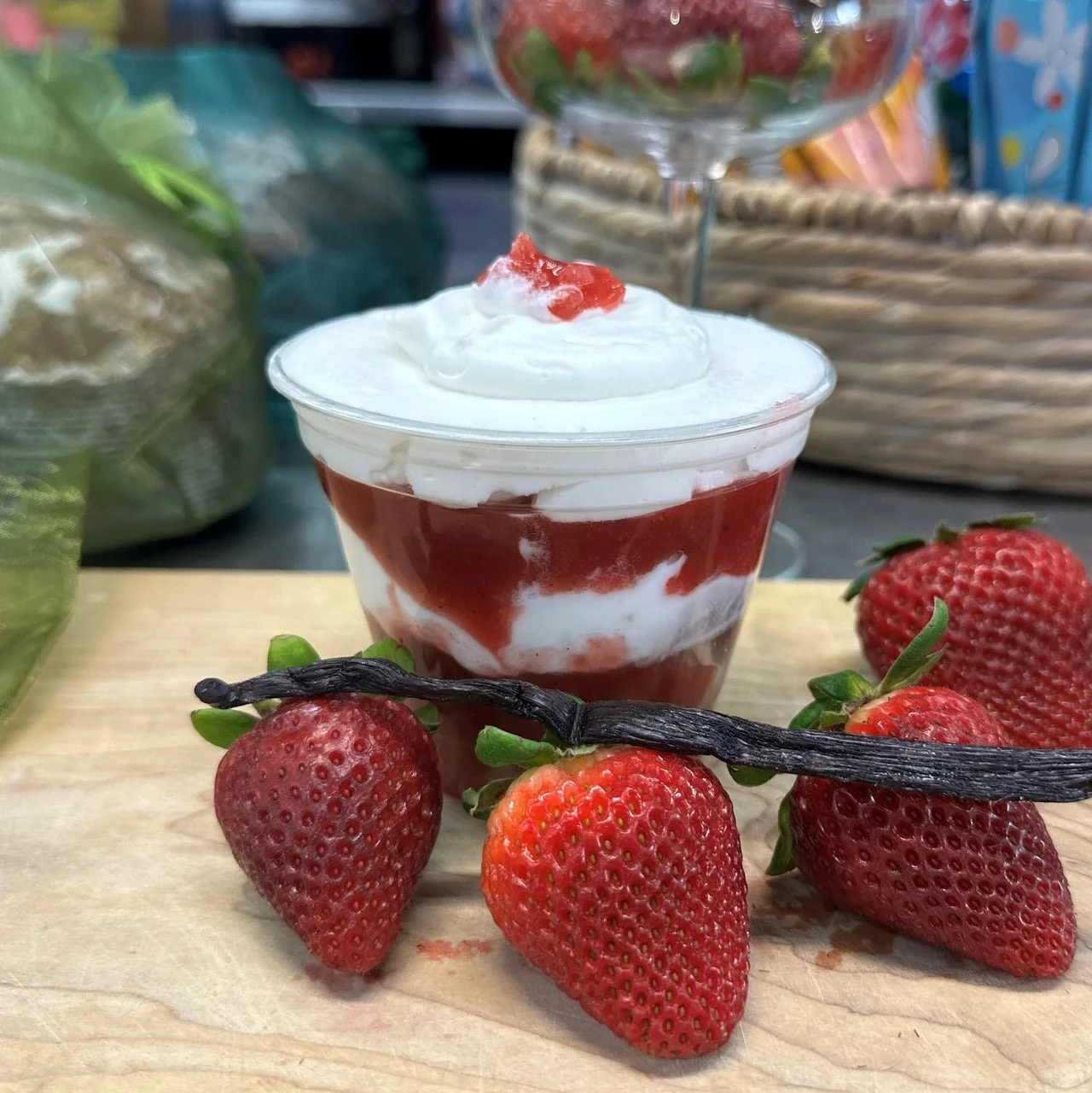 Strawberry Cup (Kashew Bakery)